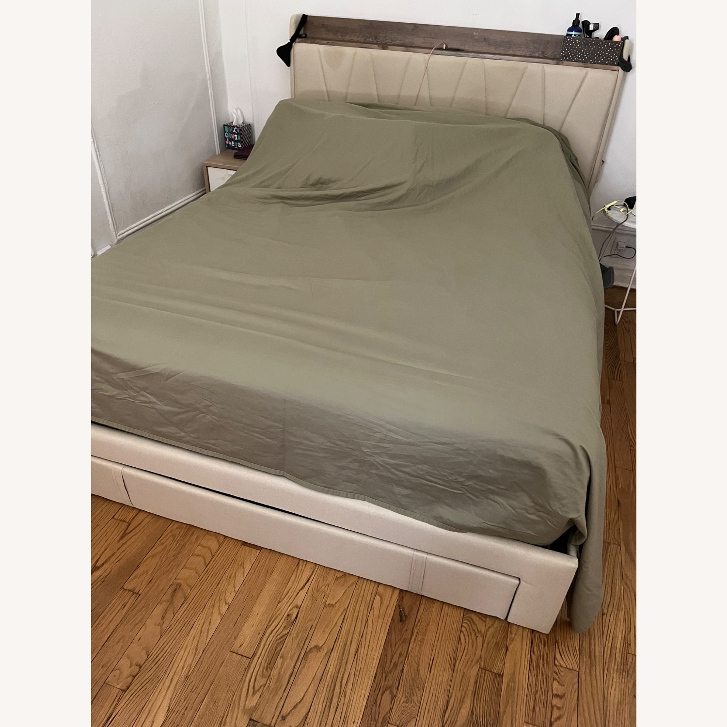 Wayfair Queen Bed - image-2
