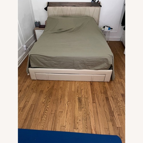 Used Wayfair Queen Bed for sale on AptDeco