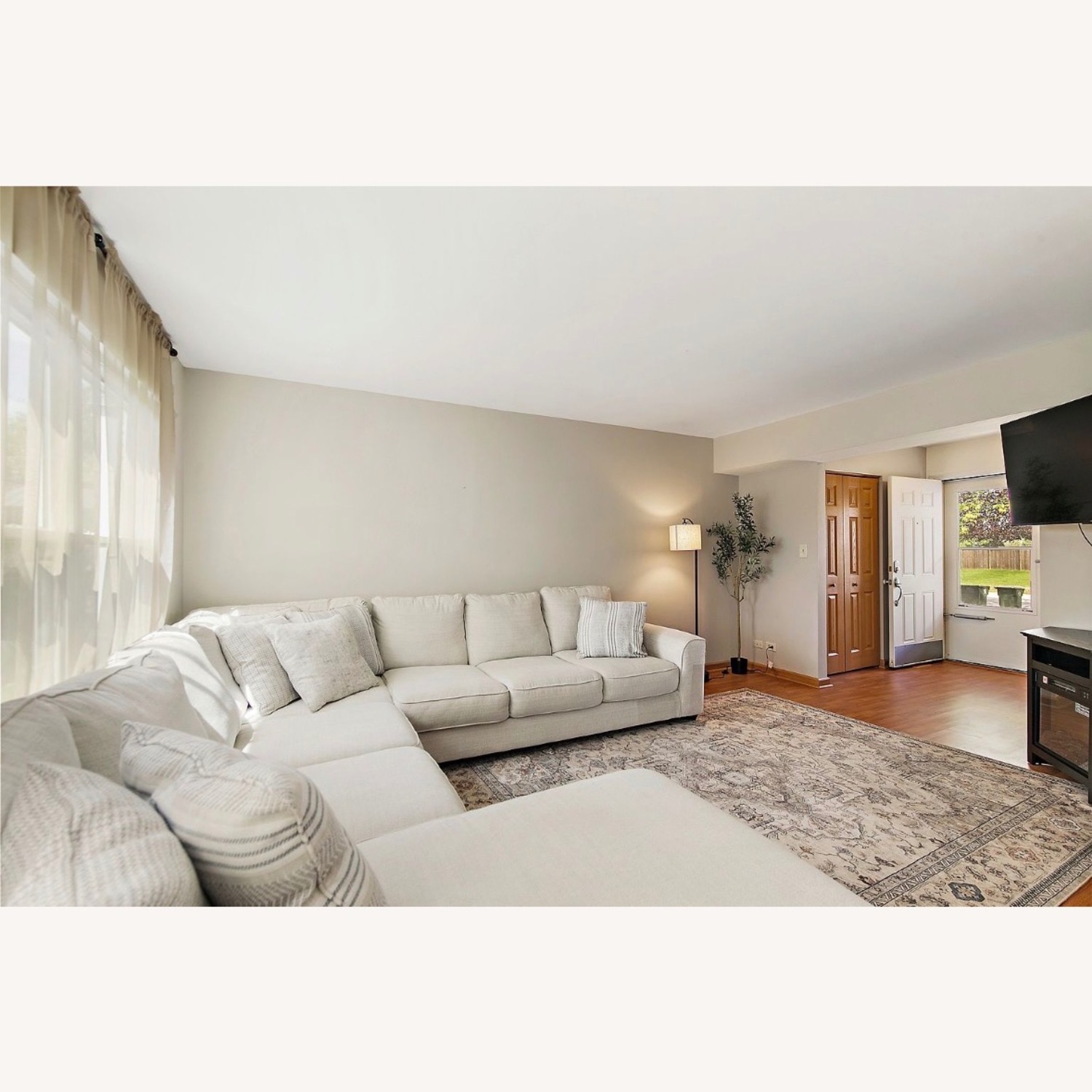 Large Modern Sectional Couch - image-5