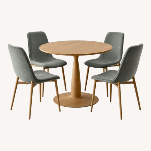 Used Wayfair 34.5" Round Dining Table W 4 Grey Chairs for sale on AptDeco