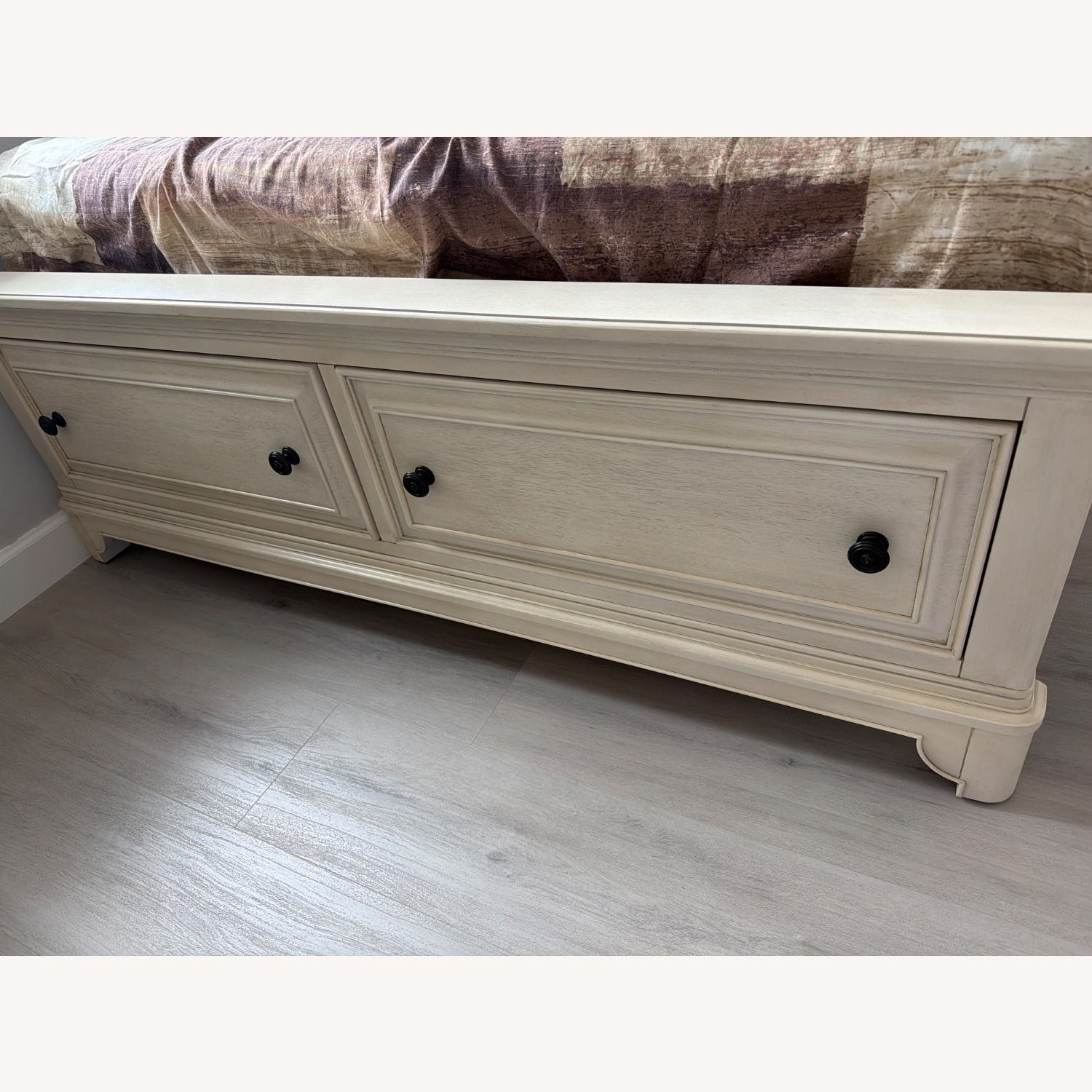 Living Spaces Kinkaid White Queen Bed - image-2