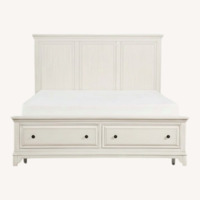 Living Spaces Kinkaid White Queen Bed