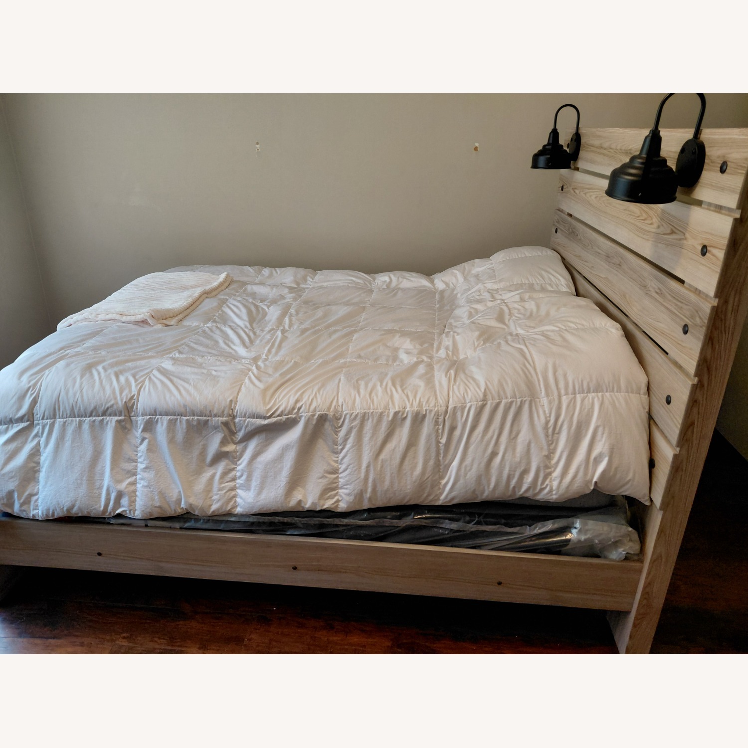 Ashley Furniture Modern Light Oak Queen Bed - image-2