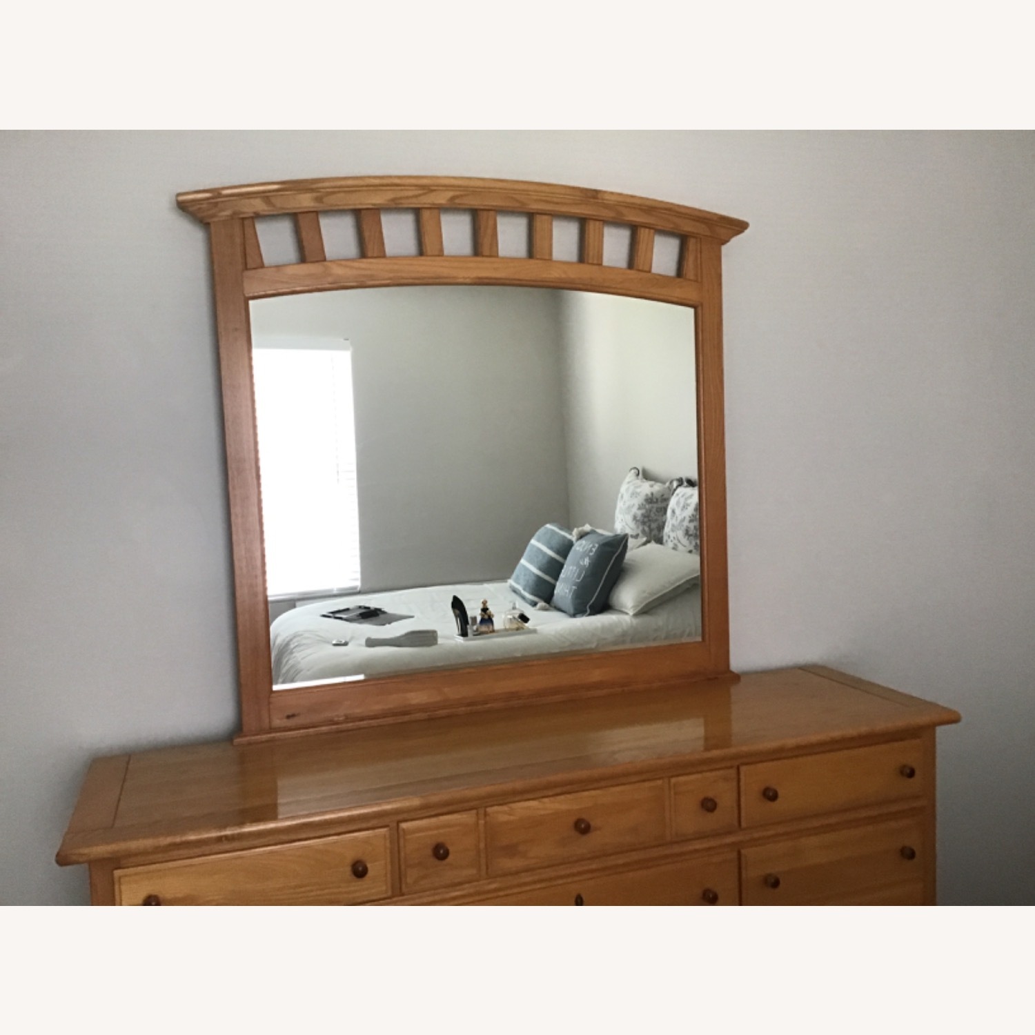Vaughan Bassett Dresser - image-5