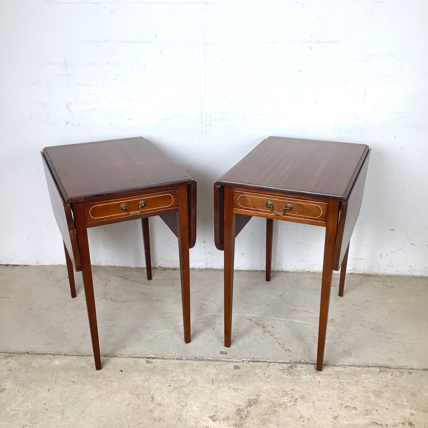 Pair of Traditional Drop-Leaf Side Tables - image-2