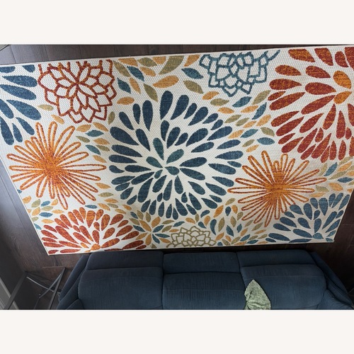 Used Wayfair Fabric Area Rug 5' x 8' for sale on AptDeco