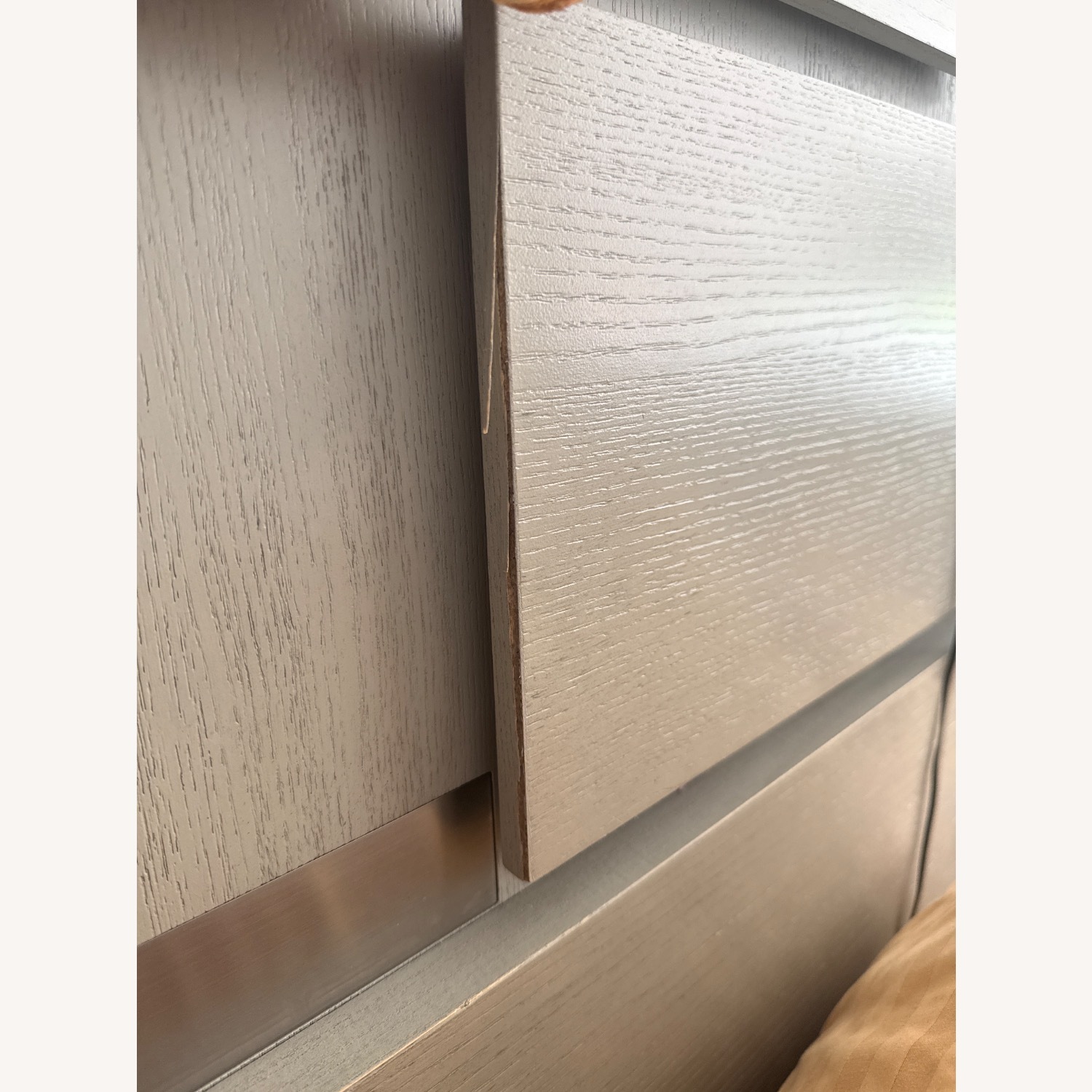 Alara Platform Bed Light Gray Wood Queen Bed - image-4