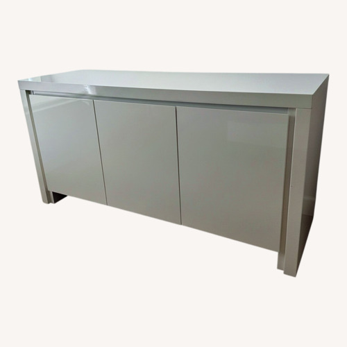 Used Italian Modern White Lacquer Sideboard / Credenza for sale on AptDeco