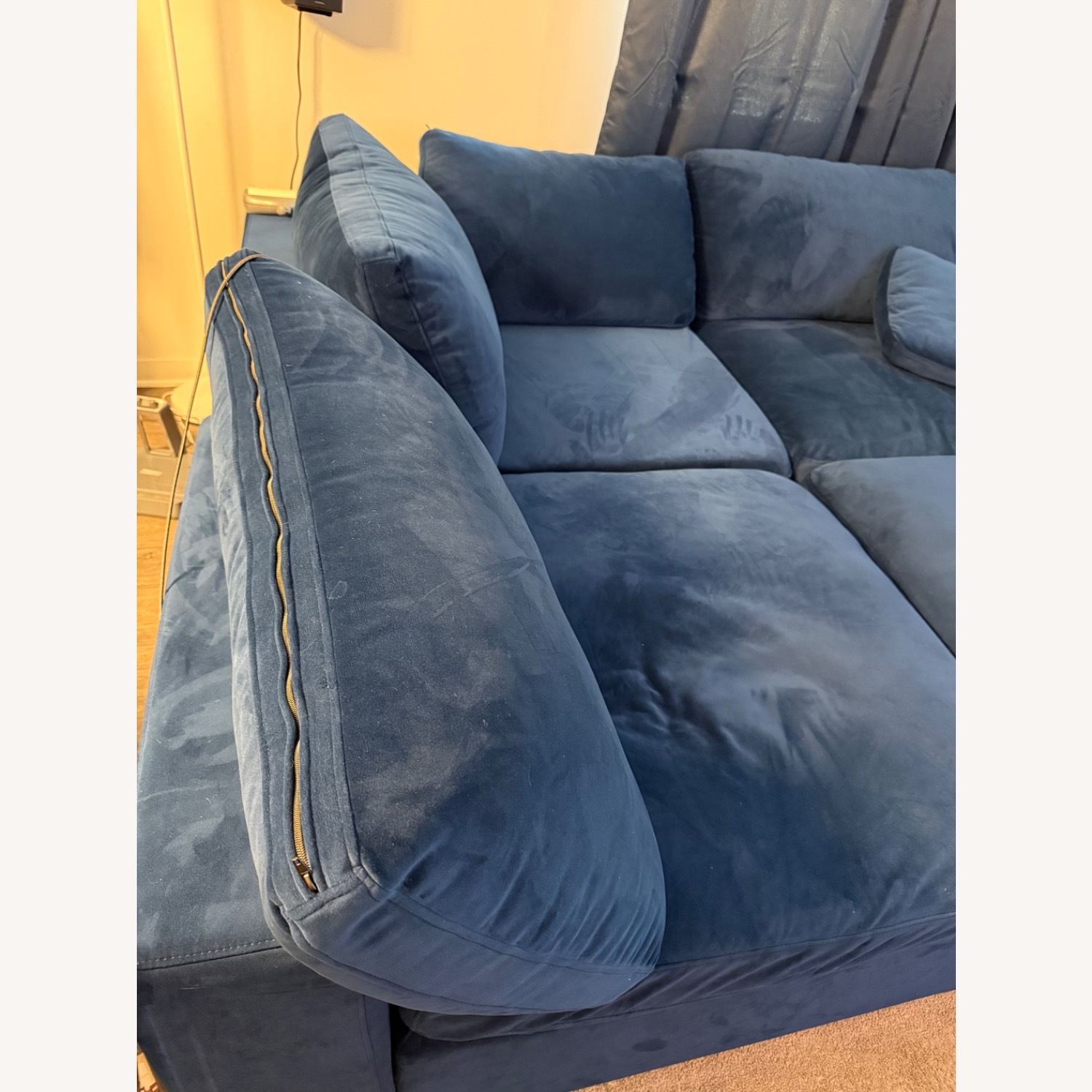 Seventh Avenue Blue Velvet 6 Piece Sectional Pit - image-3