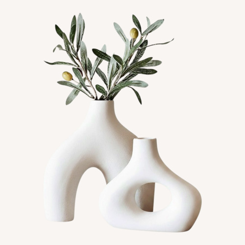 Used Amazon Carrots Den Natural Ceramic Décor for sale on AptDeco