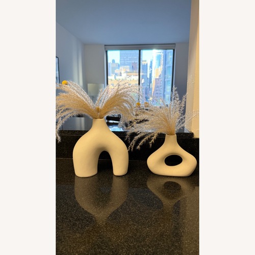Used Amazon Carrots Den Natural Ceramic Décor for sale on AptDeco