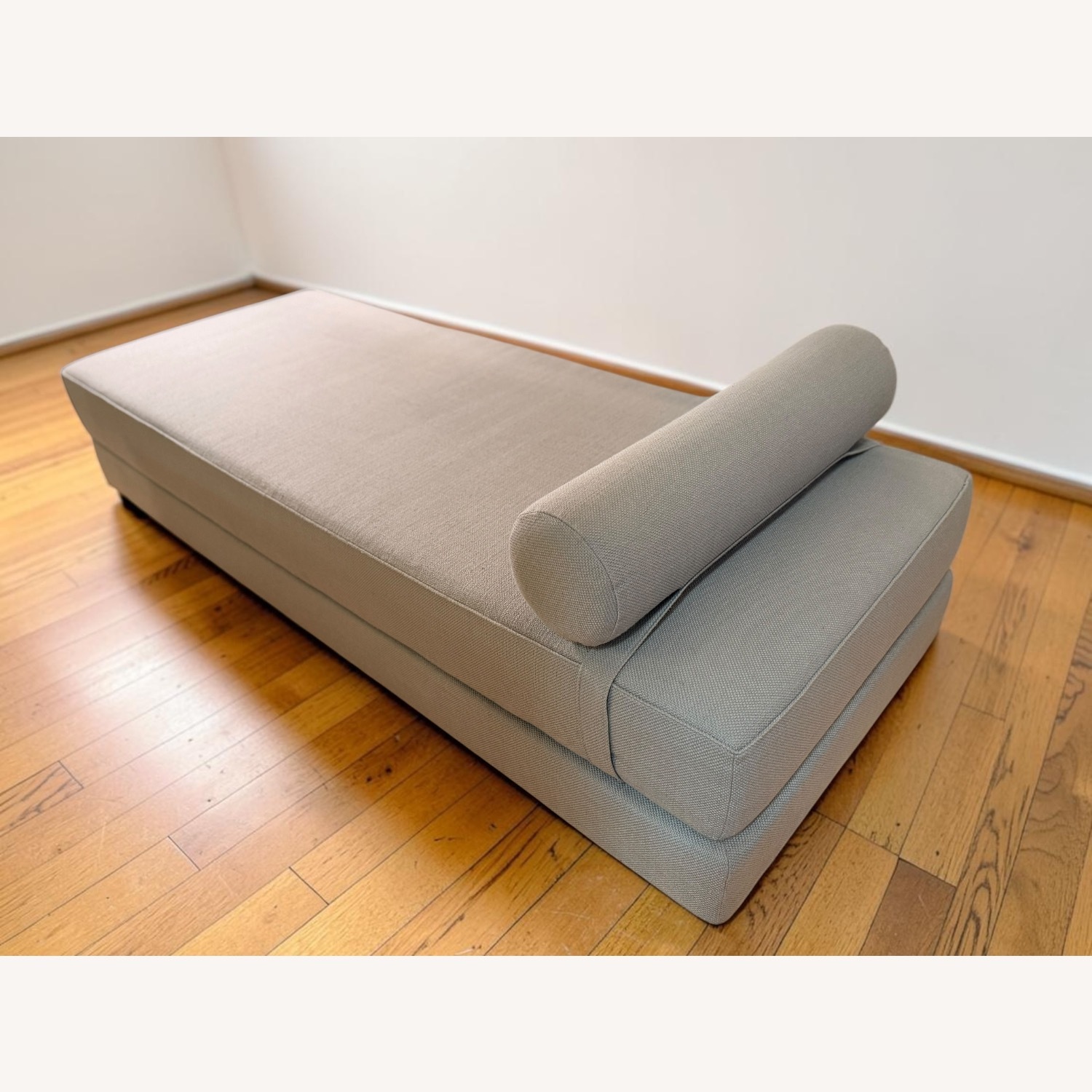 CB2 Lubi Daybed - image-3