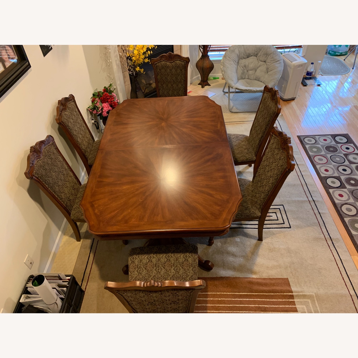 Expandable Elegant Dining Table with 6 Chairs - image-3