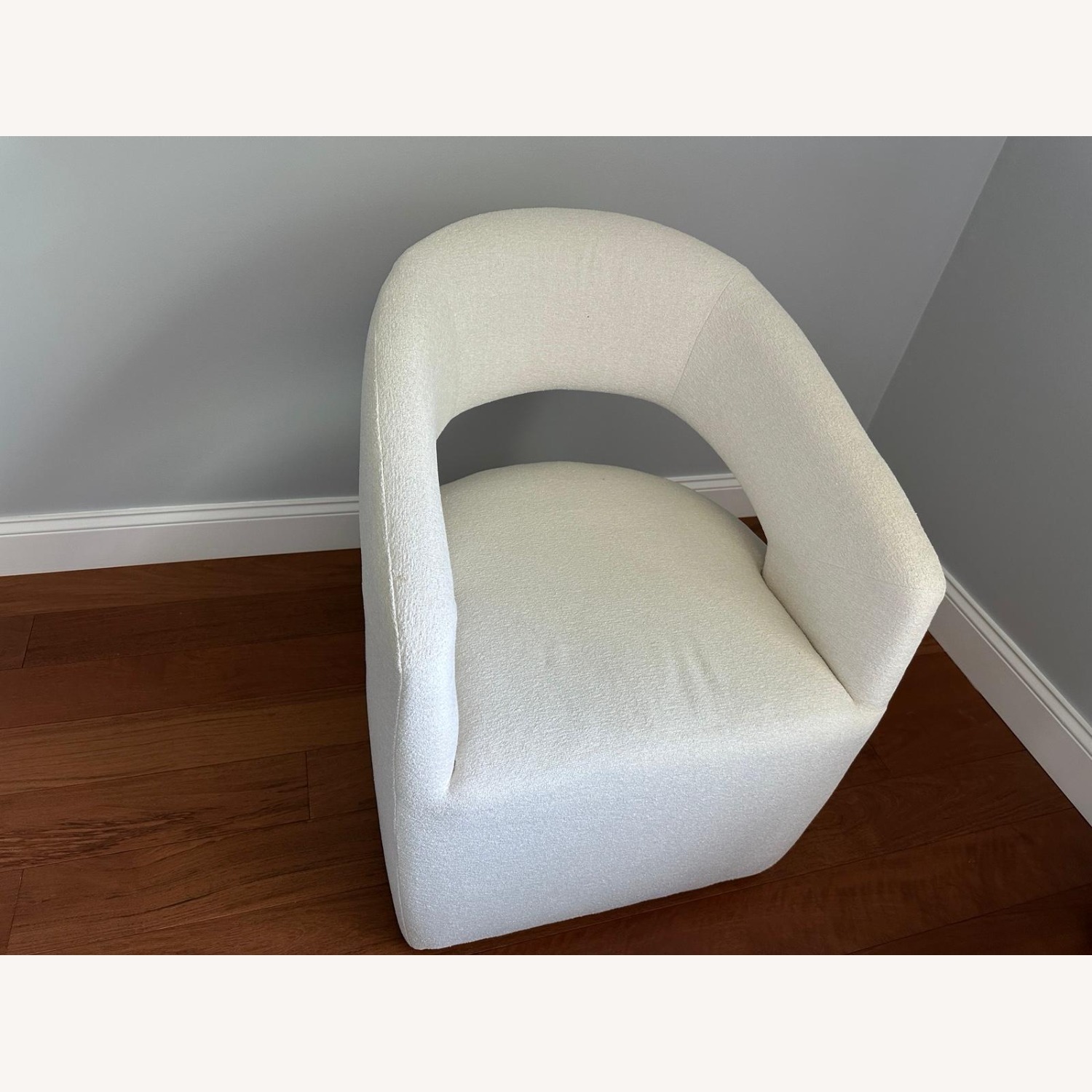 Bassett Aries White Accent Chairs - image-3