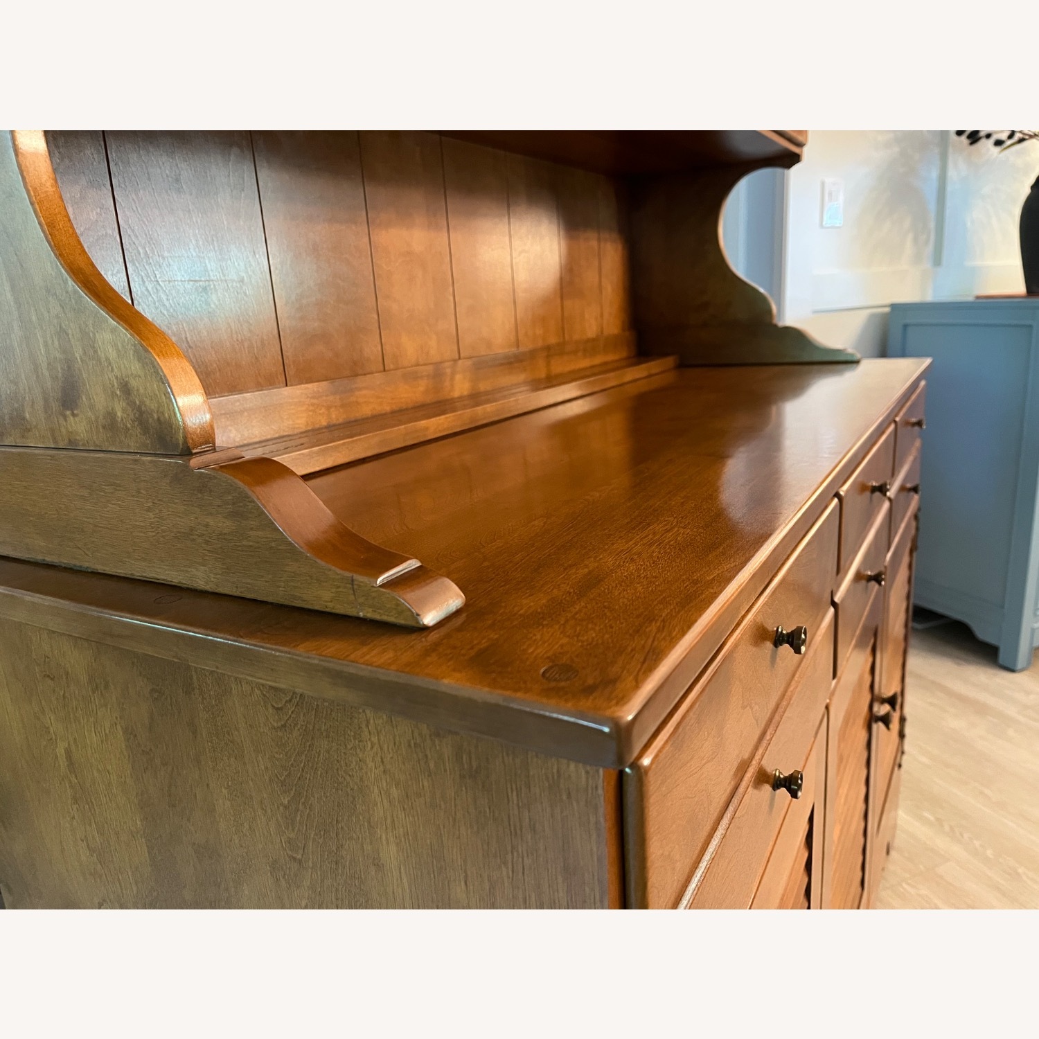 Ethan Allen Early American Hutch in Nutmeg Maple - image-11