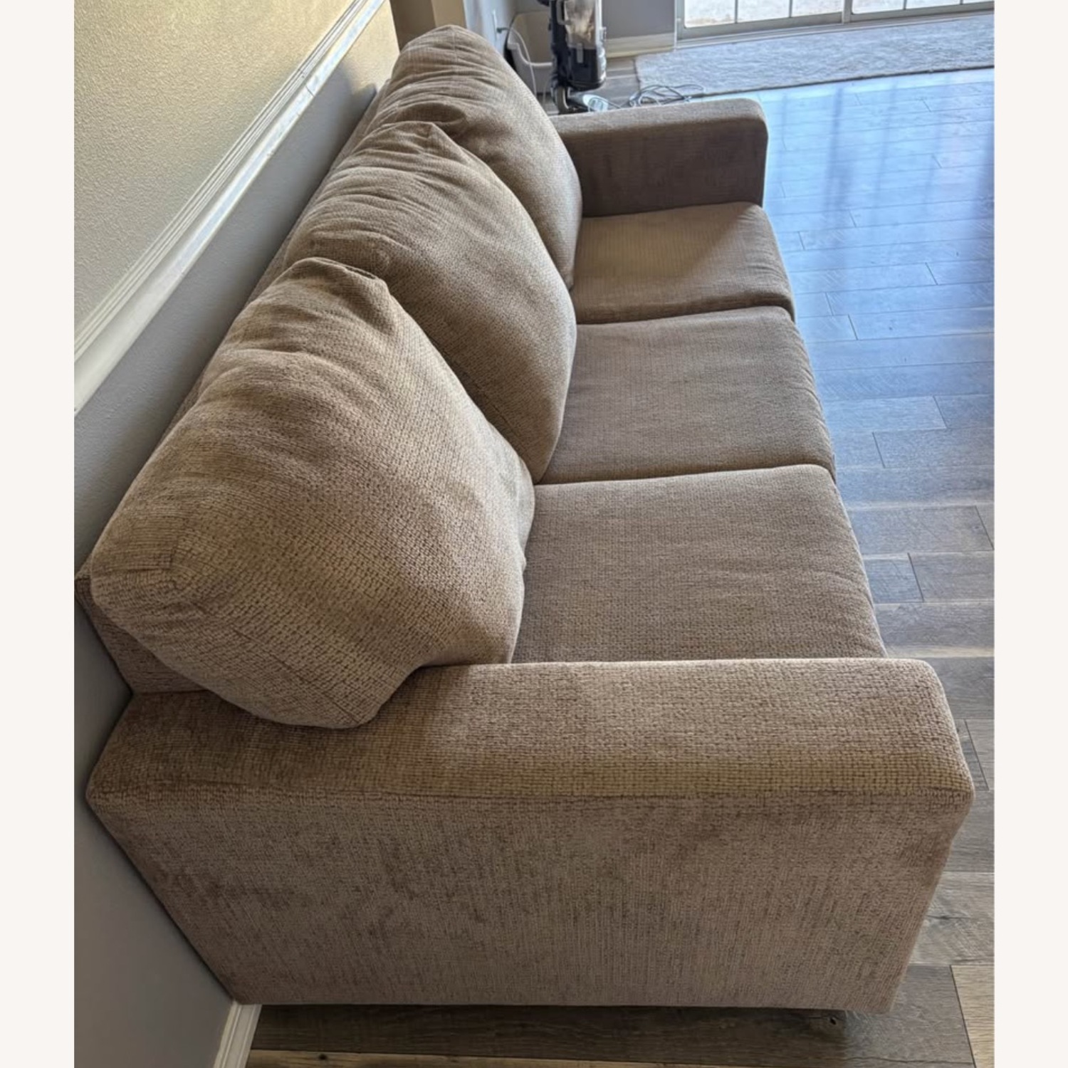 Bristaview Sofa - image-2