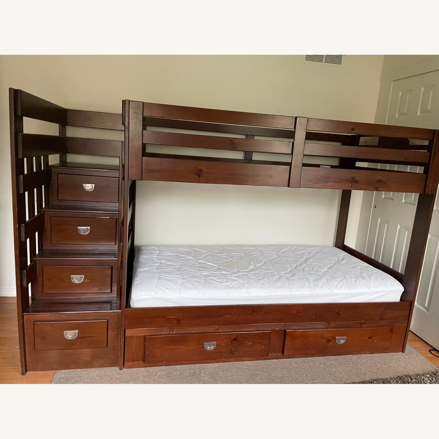 Raymour & Flanigan Bed - image-1