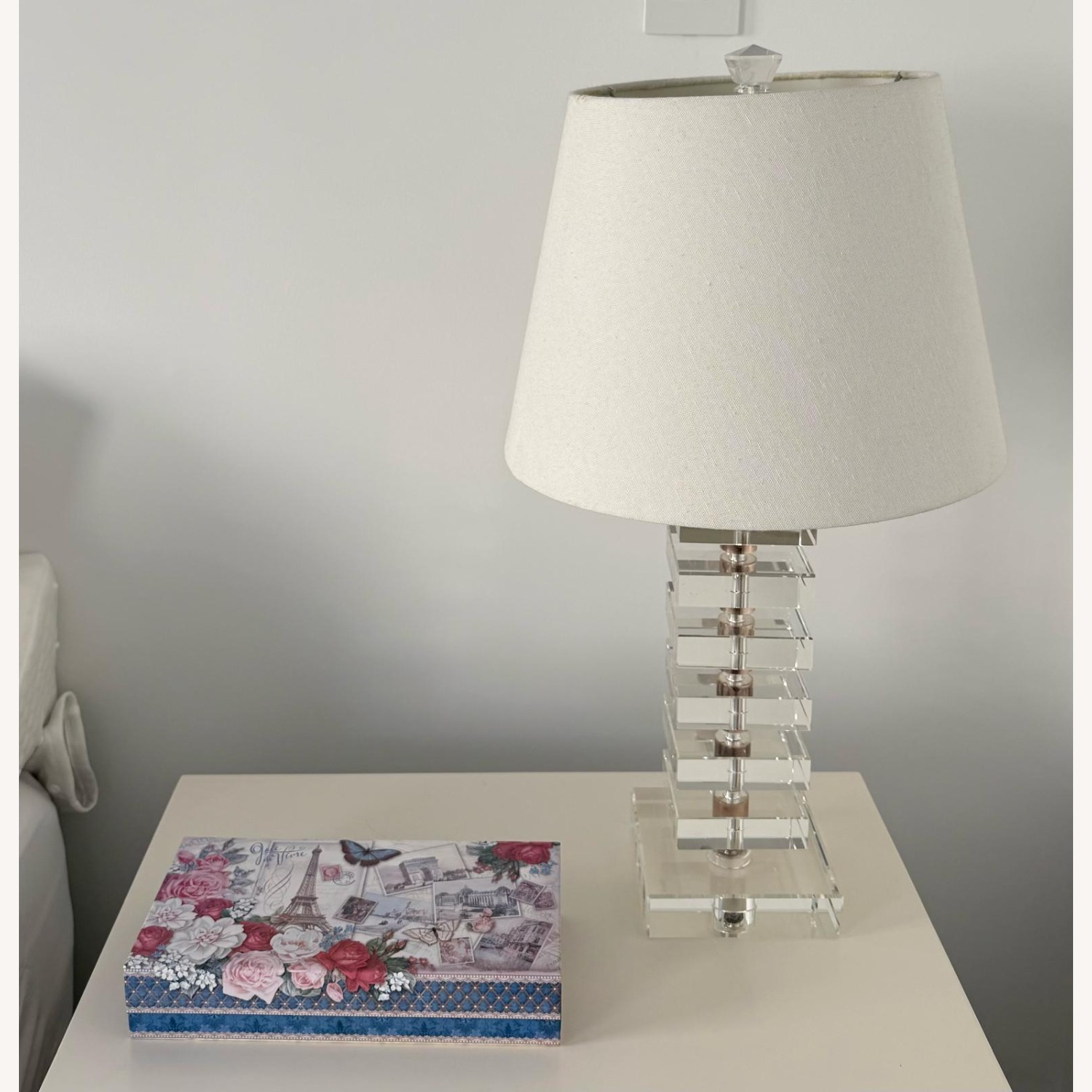 Contemporary Décor - image-2