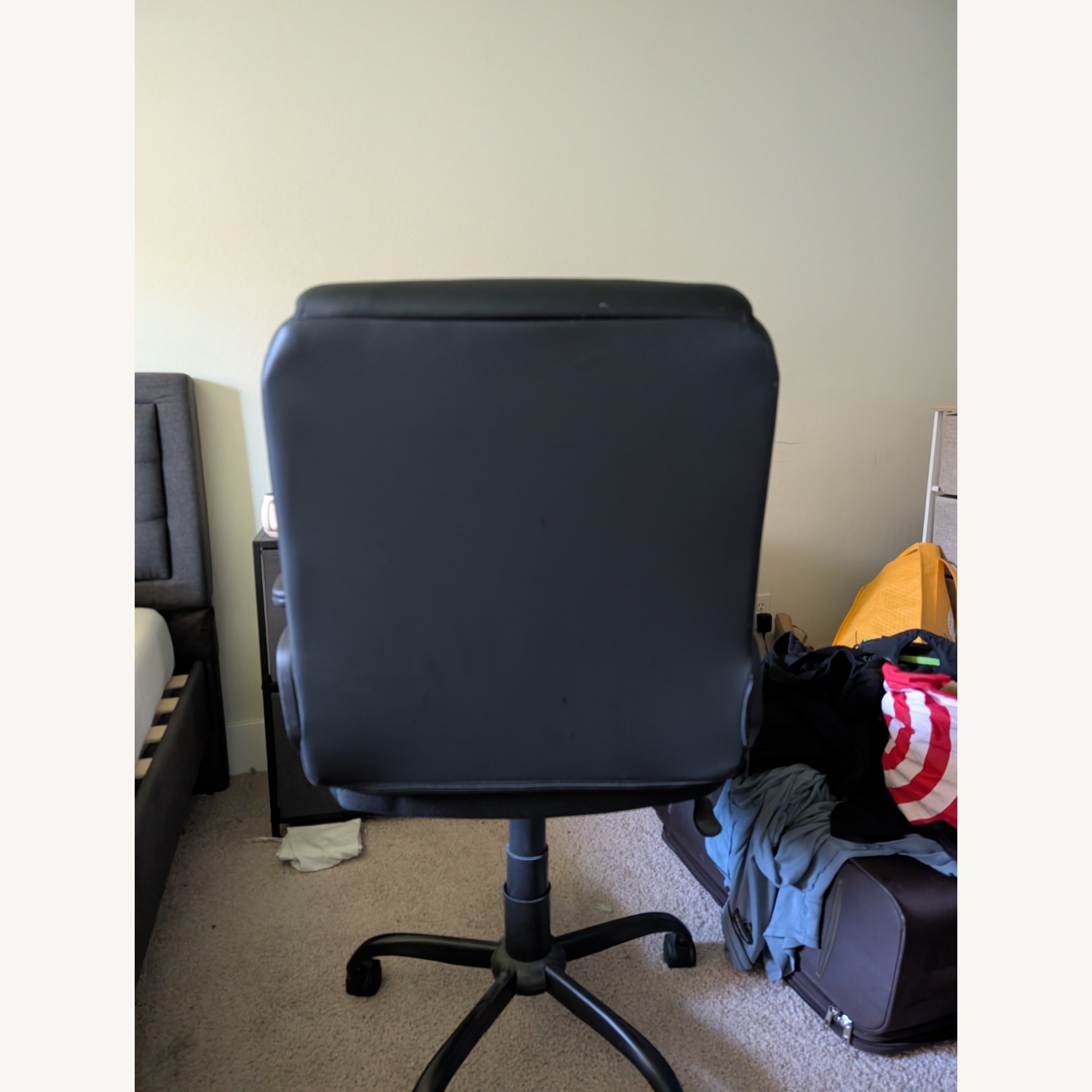 Ergonomics Chair and 5-Drawer Set - image-3