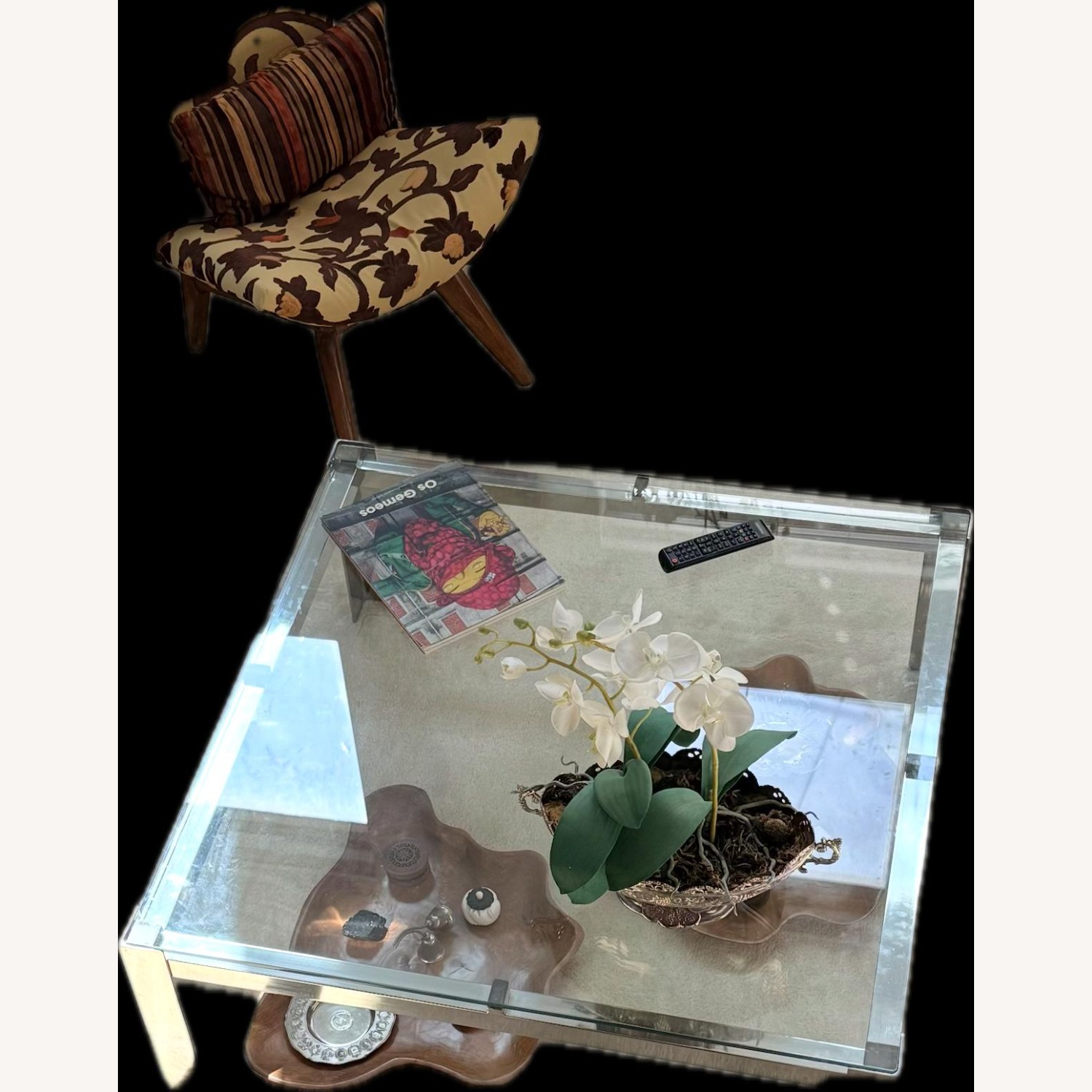 Elegant Modern Coffee Table - image-1