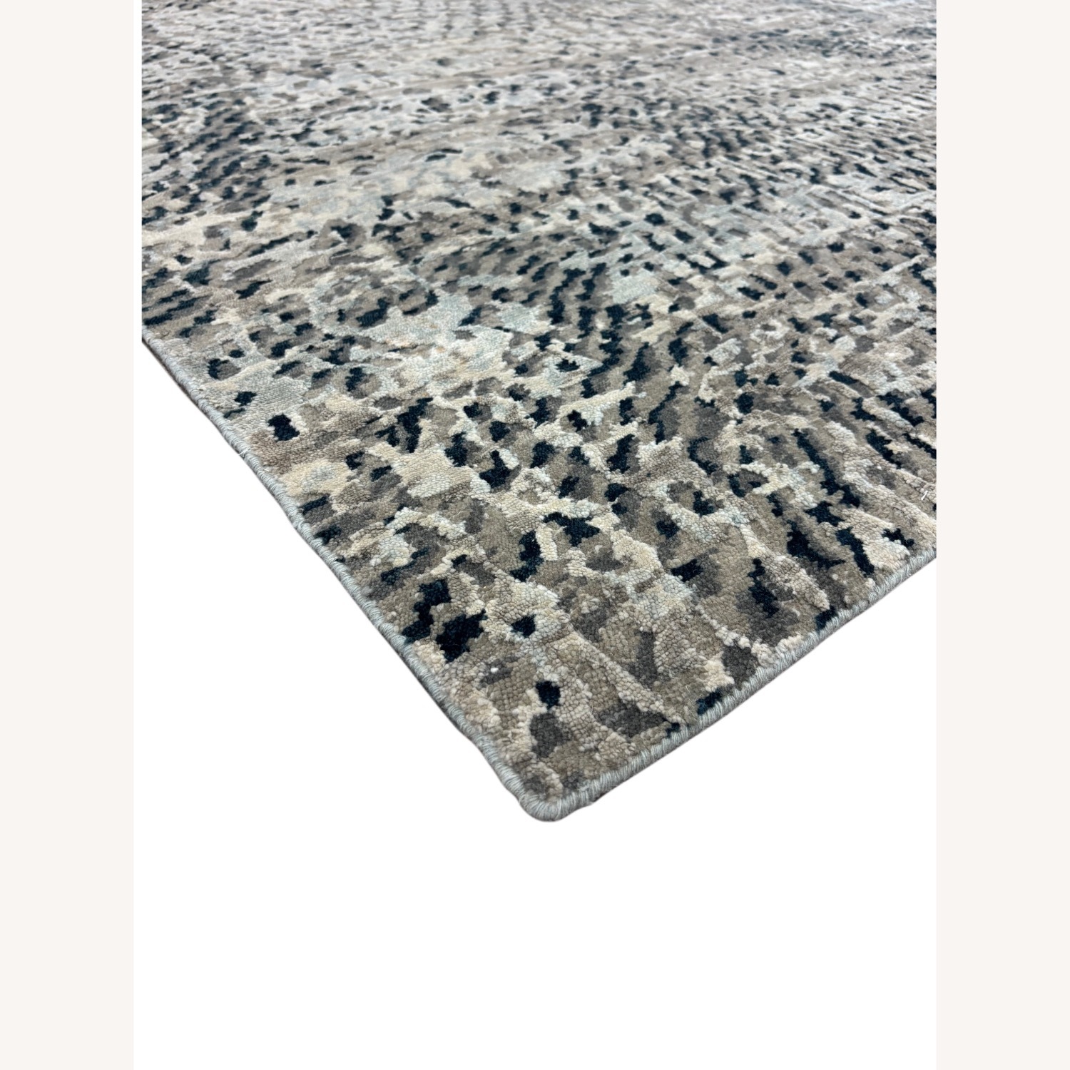 Light Gray Wool Area Rug 9' x 12' - image-4