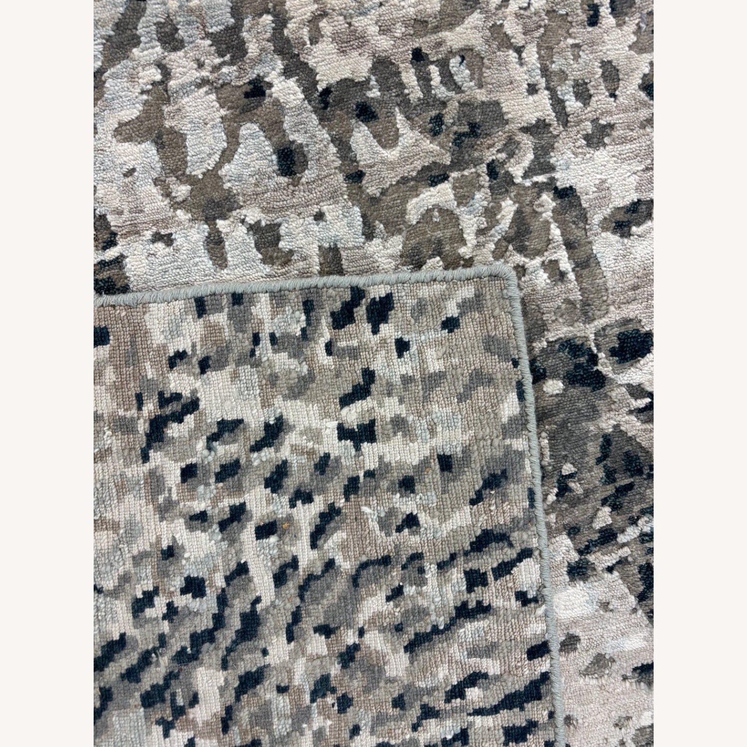 Light Gray Wool Area Rug 9' x 12' - image-6