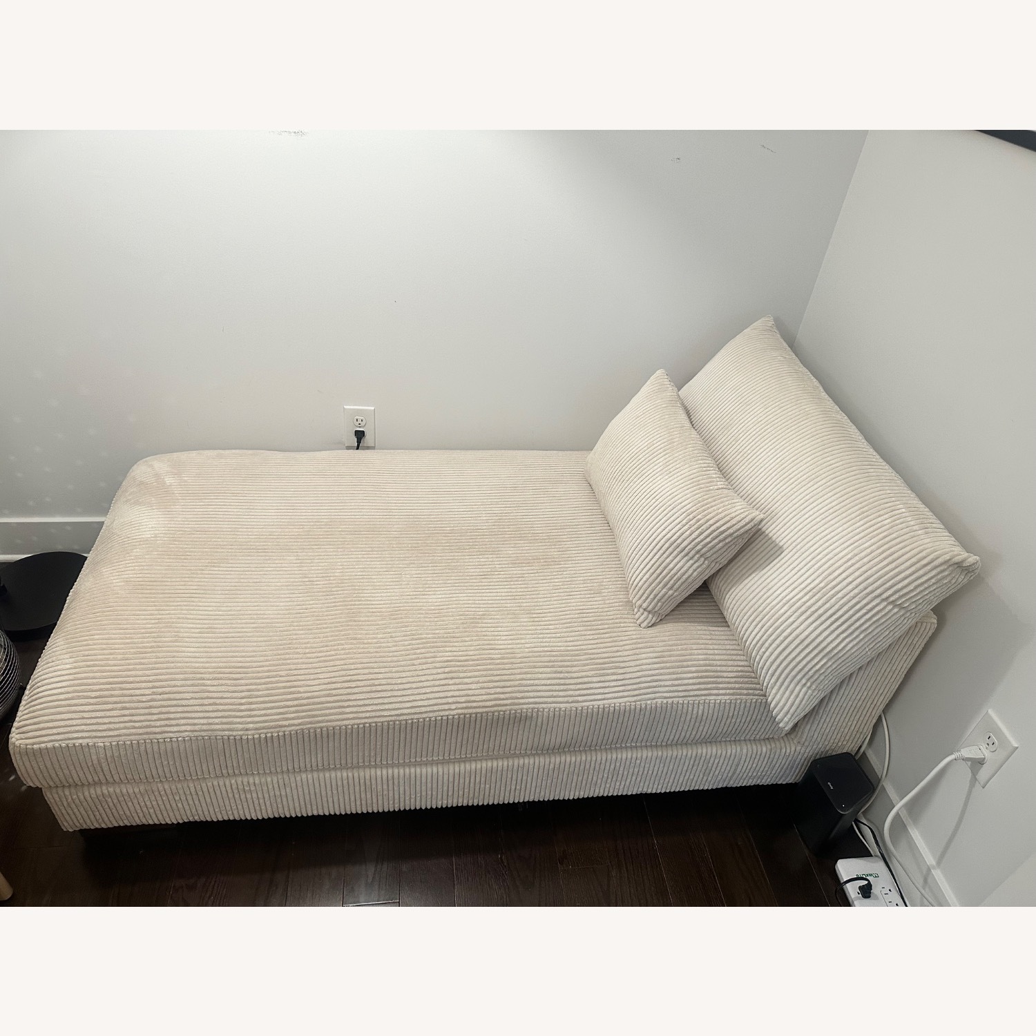 Wade Logan White Chaise Lounge - image-1