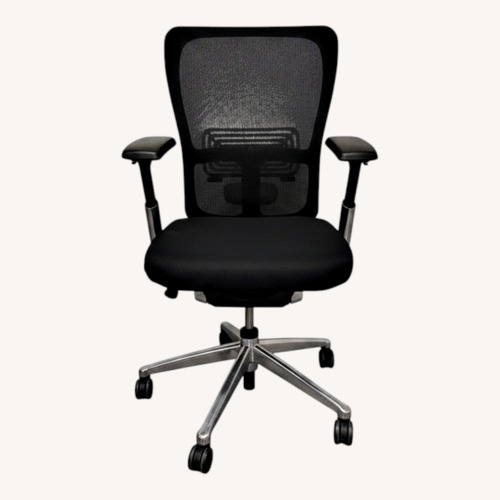 Used Haworth 1562 Vista Club Chair for sale on AptDeco
