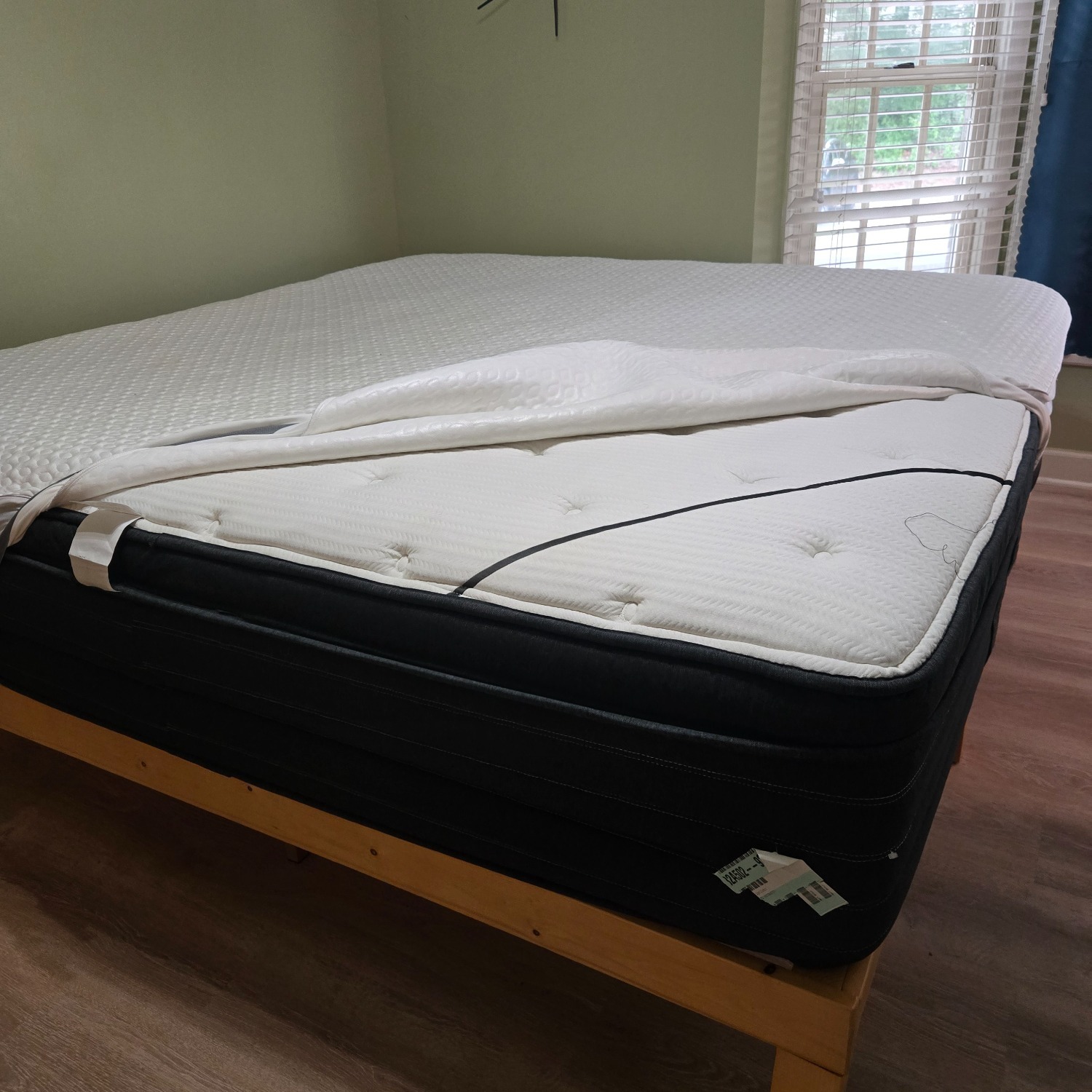 Contemporary King Bed - image-2