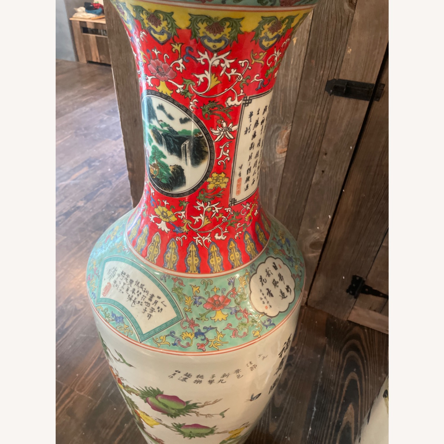 Antique Chinese Vase - image-3