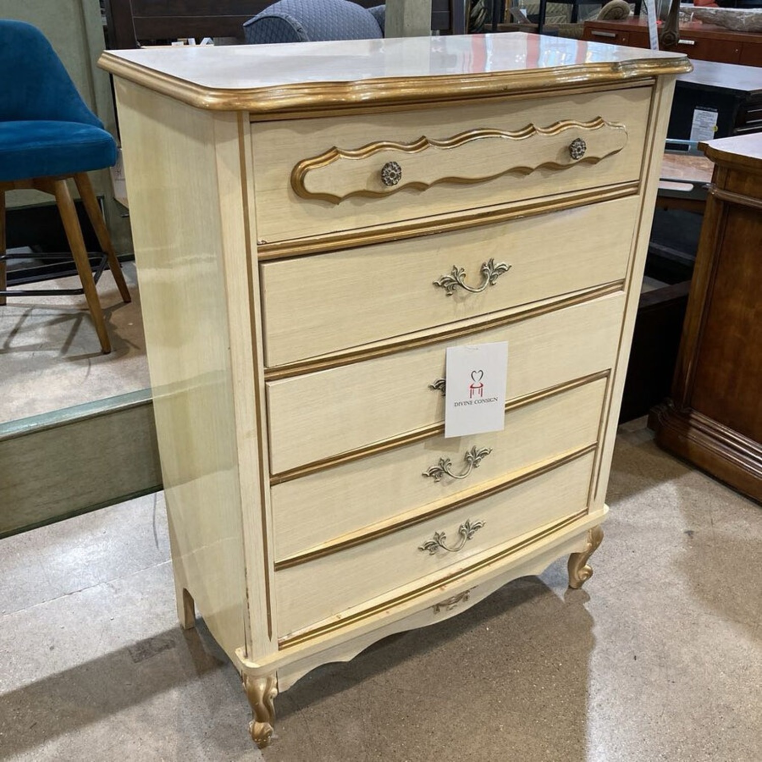 Italianate 70s Vintage 5-Drawer Dresser - image-1
