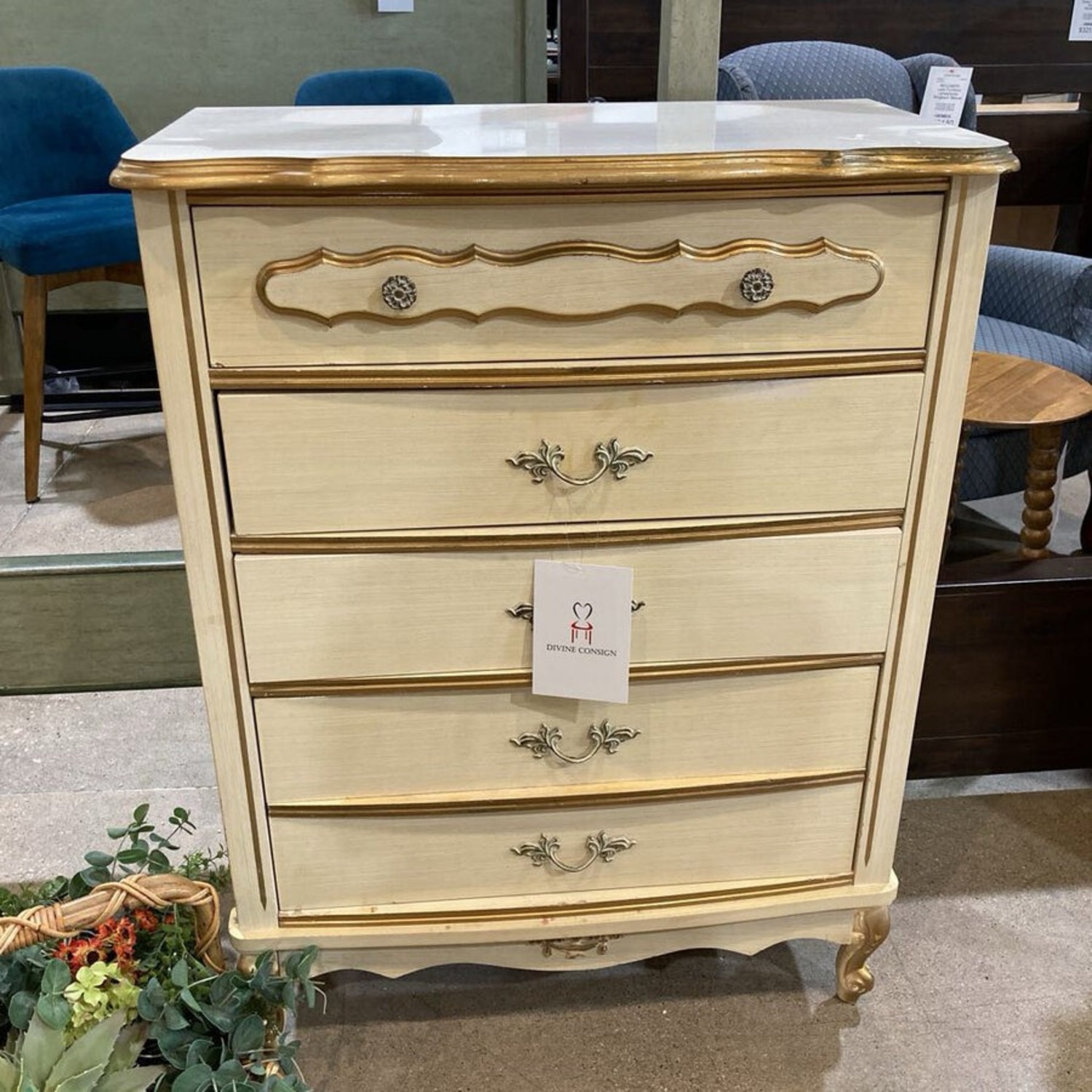 Italianate 70s Vintage 5-Drawer Dresser - image-2