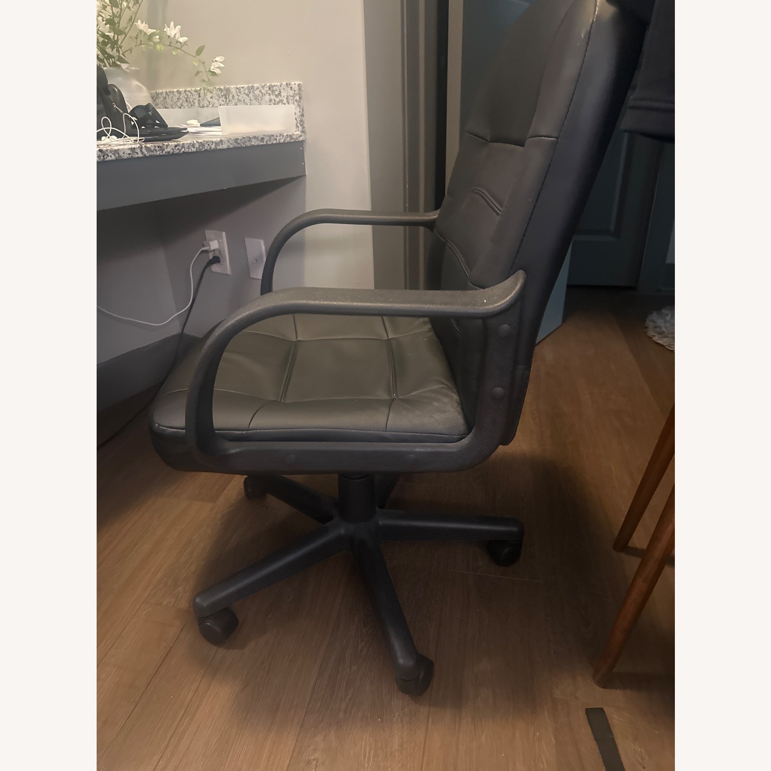 Contemporary Office Chair - image-3
