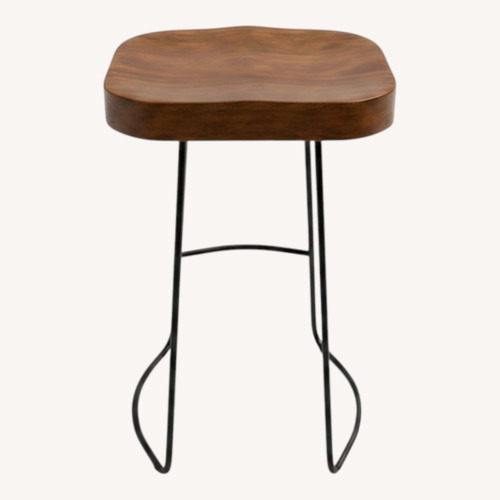 Used Contemporary Stools for sale on AptDeco