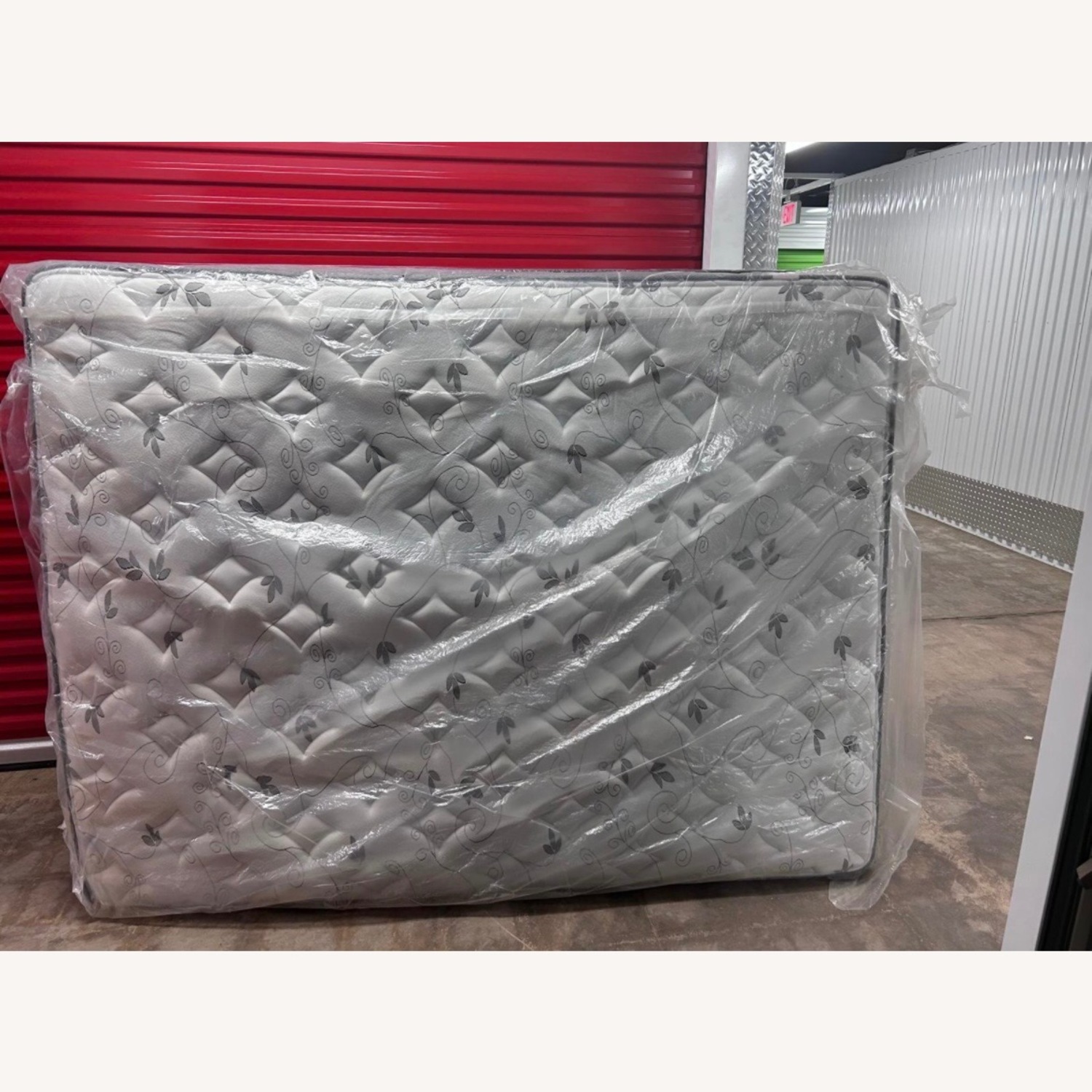 Meriden CT Queen Size Bed - image-4