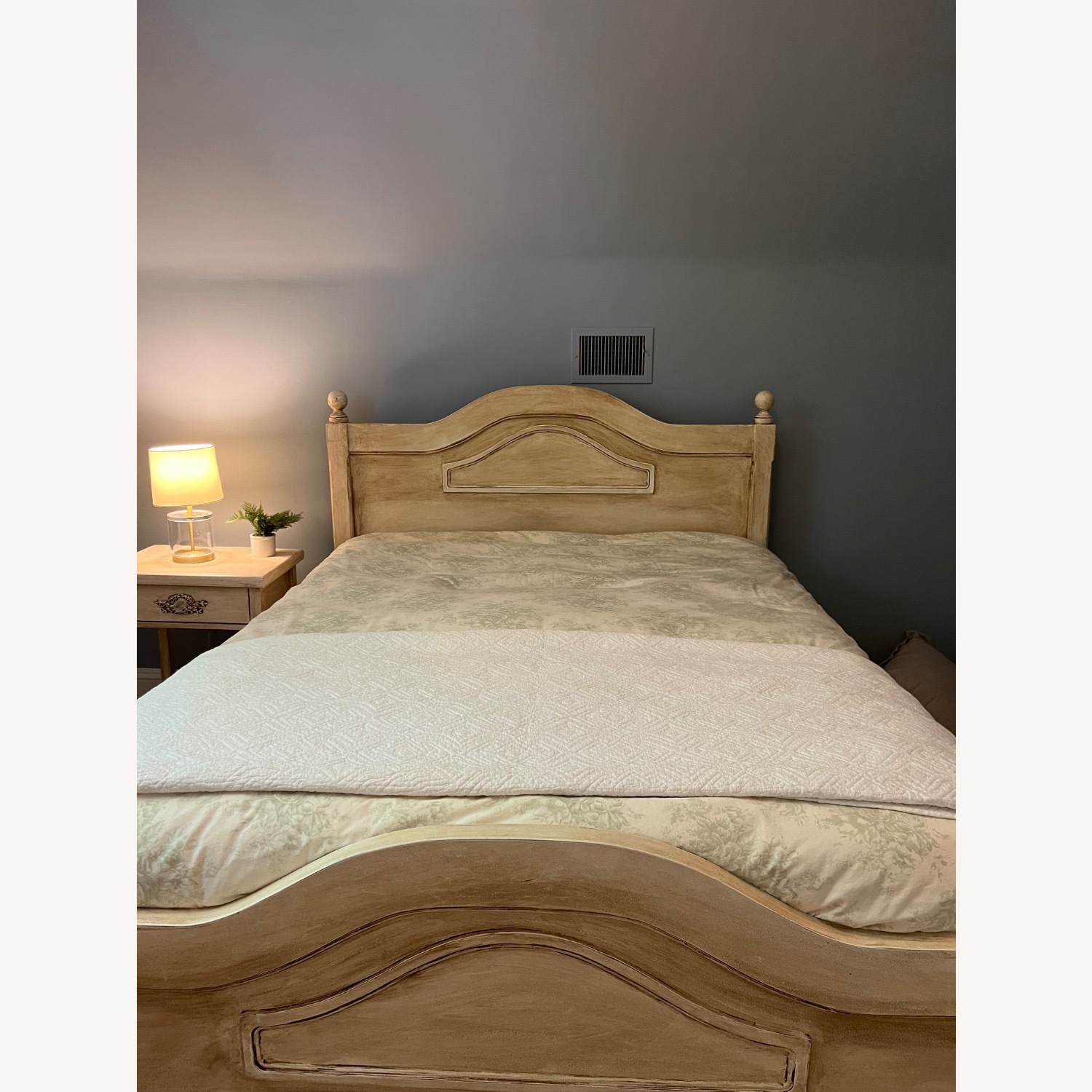 Shabby Chic Wood Queen Bed - image-3