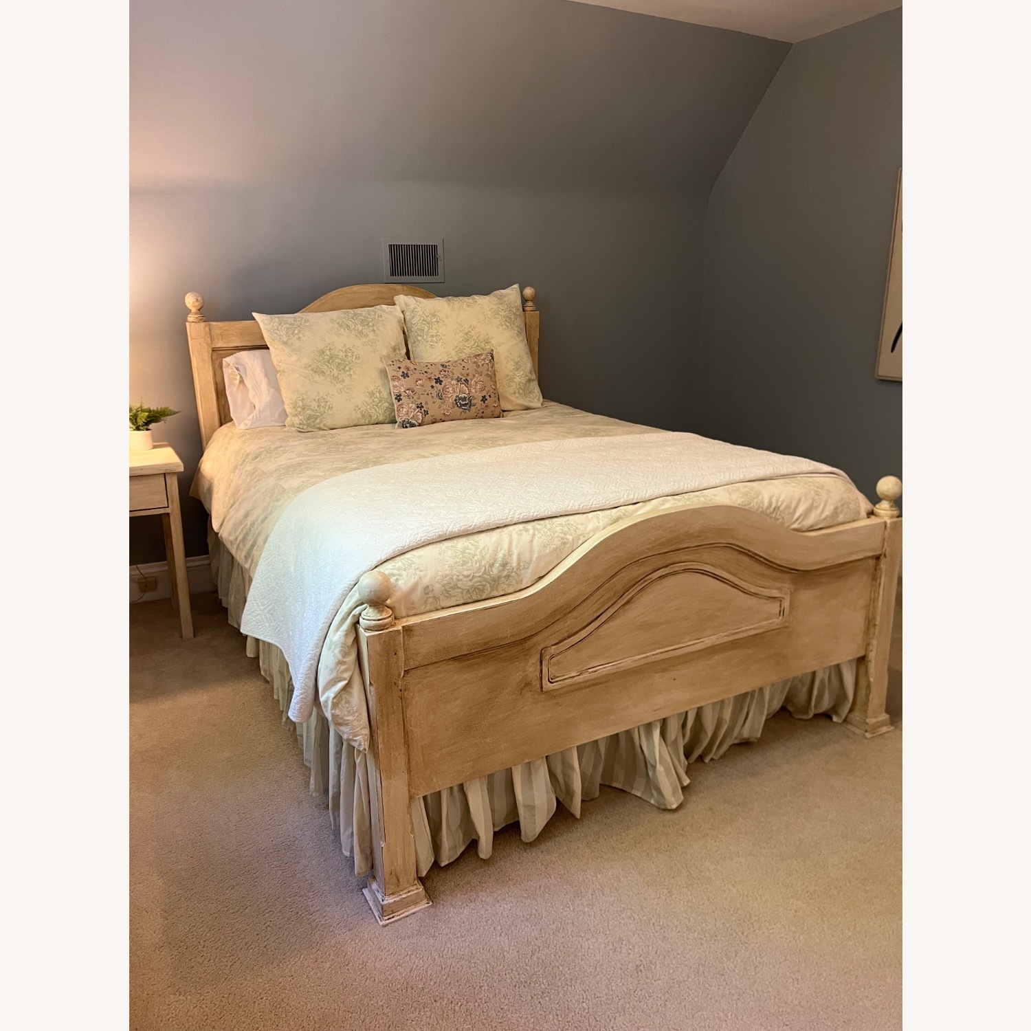 Shabby Chic Wood Queen Bed - image-2