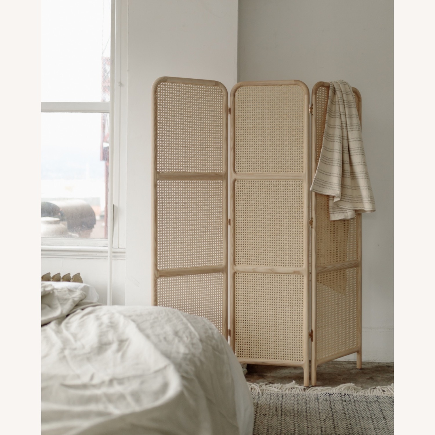 Contemporary Room Divider - image-2
