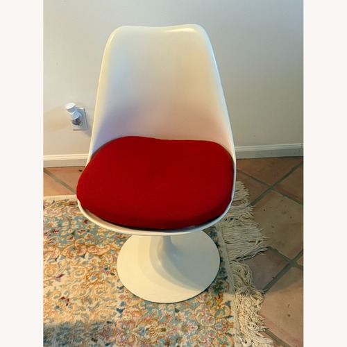Used 1981 Knoll Tulip Chair – Designed by Eero Saarinen for sale on AptDeco