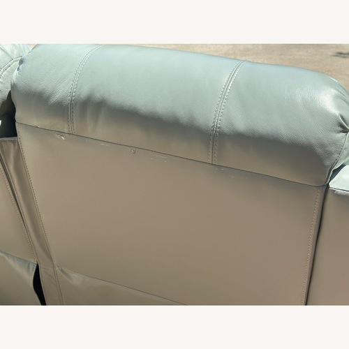 Used Rooms To Go  Vercelli Way Leather 3+ Seater Sofa for sale on AptDeco