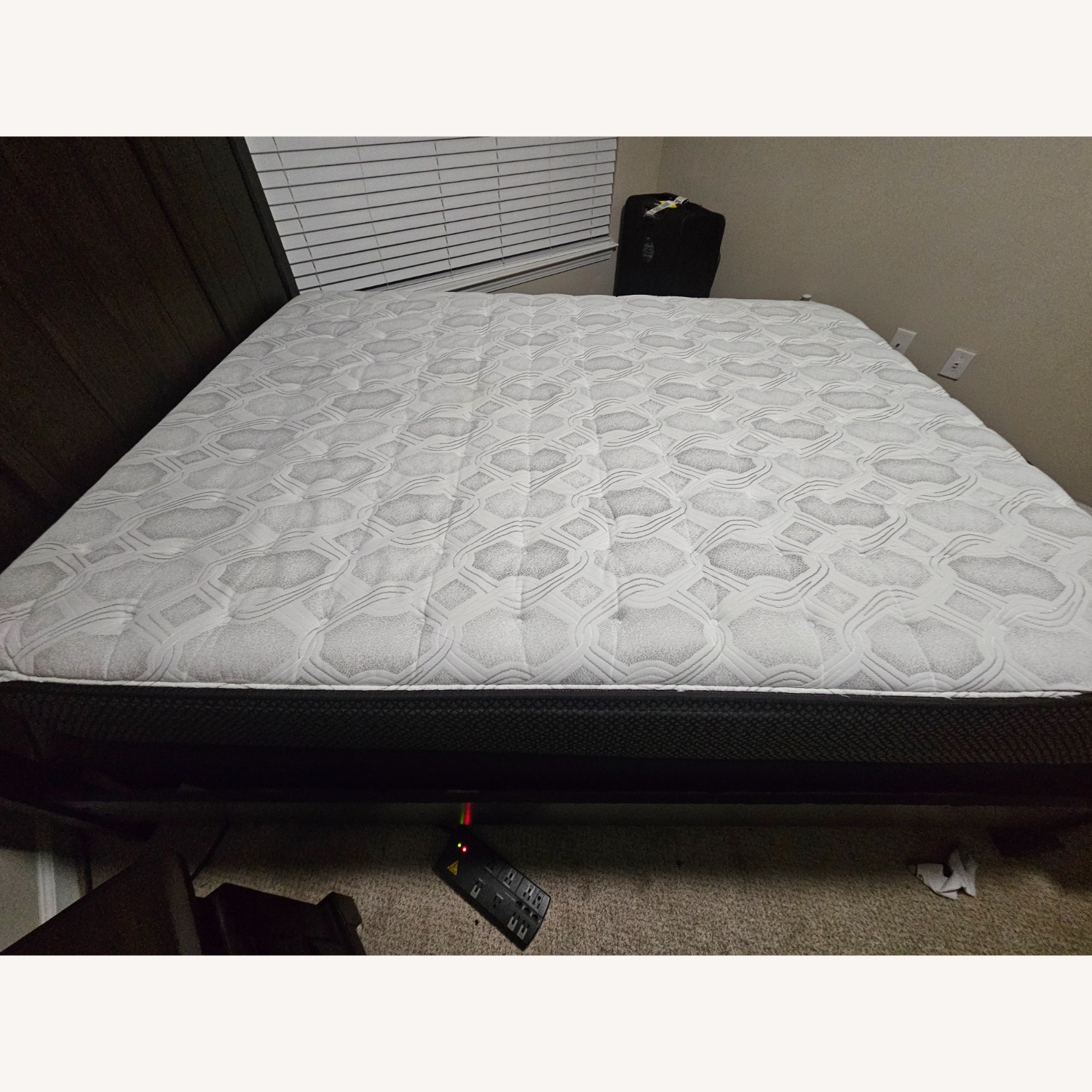 Rooms To Go Montana Dark Brown Queen Bed - image-5