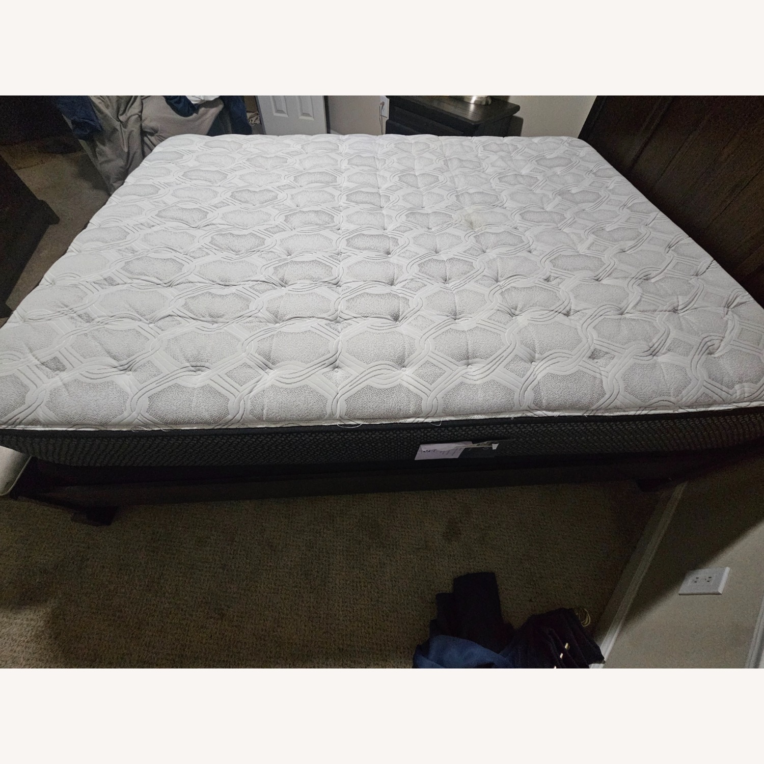 Rooms To Go Montana Dark Brown Queen Bed - image-4