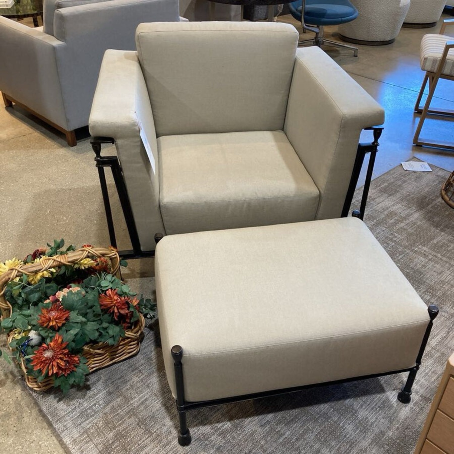 Metal X-Base Armchair w Ottoman Outdoor - image-1