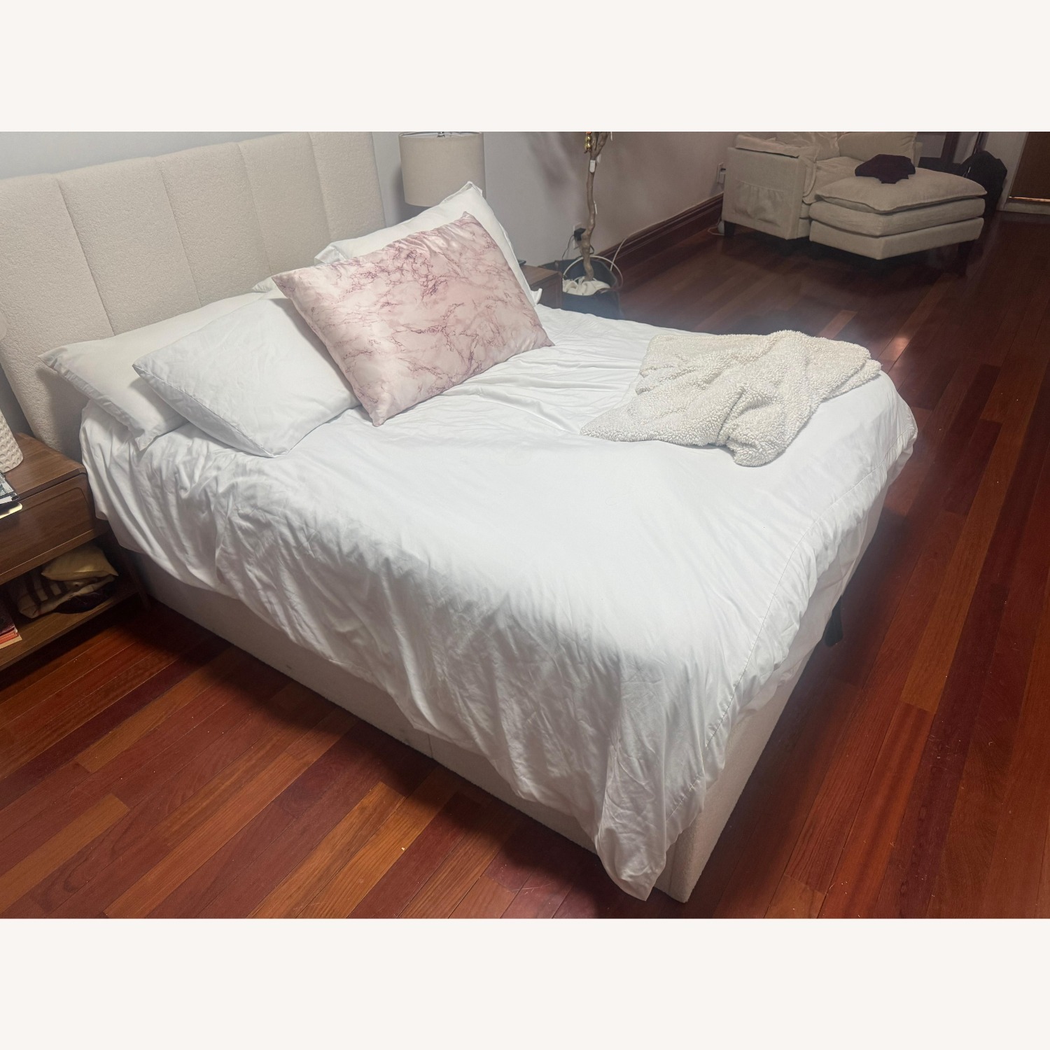 Juanetta Boucle Lift-Up Storage Bed - image-1