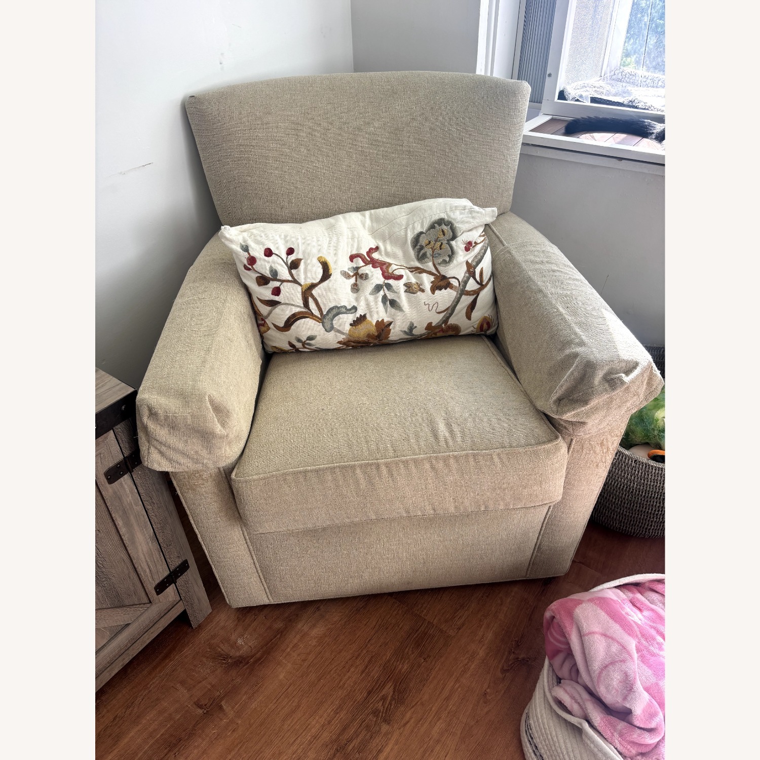 Ethan Allen Turner Swivel Chair  - image-1