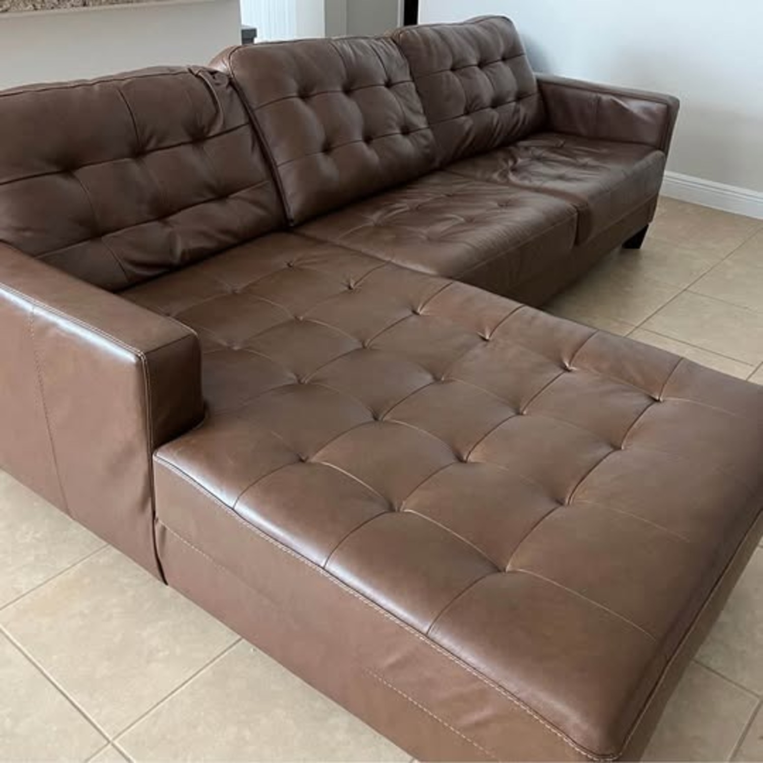 Baskove Modern Leather Sectional  - image-4