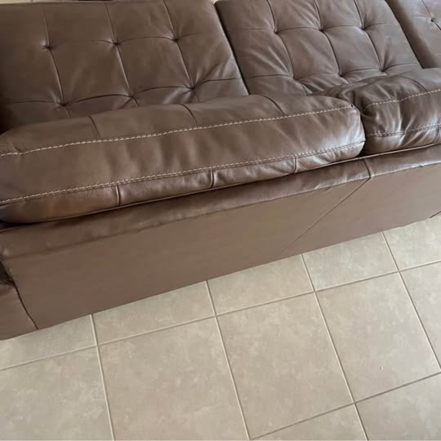 Baskove Modern Leather Sectional  - image-5