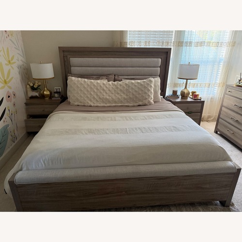 Used Value City Furniture Light Gray Wood King Bed for sale on AptDeco