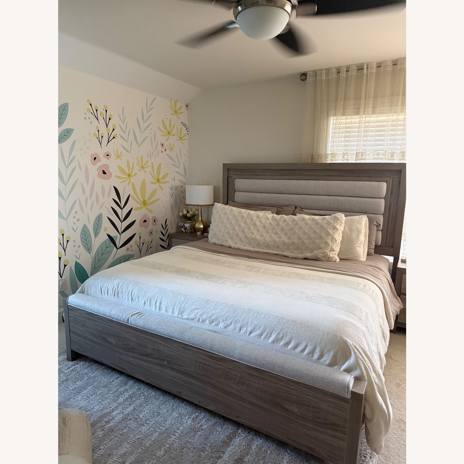 Value City Furniture Light Gray Wood King Bed - image-2