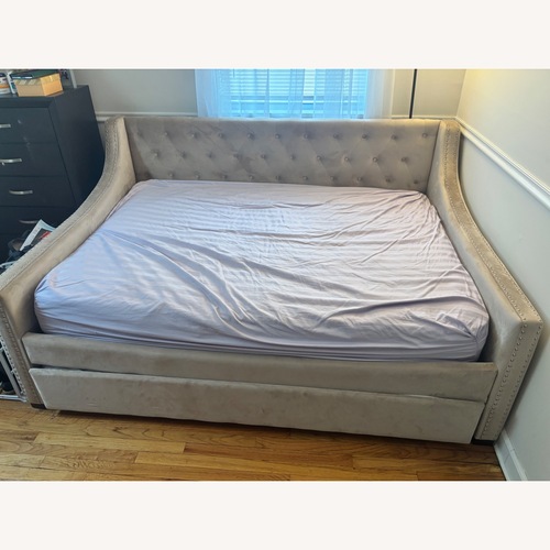 Used Bob's Discount Daybed for sale on AptDeco